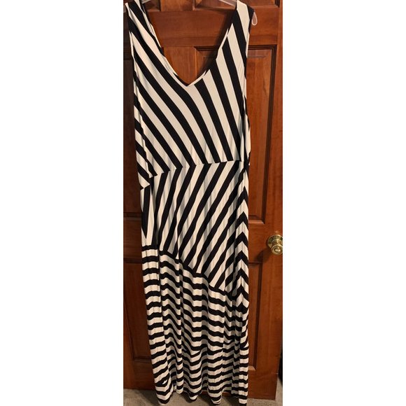 Dress Lane Bryant Black & White Striped Sleeveless V-Neck Maxi Dress 22/24 - Picture 4 of 4